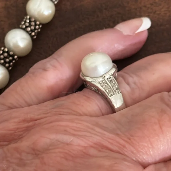 Sterling Silver Cultured pearl jewelry set (necklace, bracelet, ring, earrings) - Picture 4 of 7